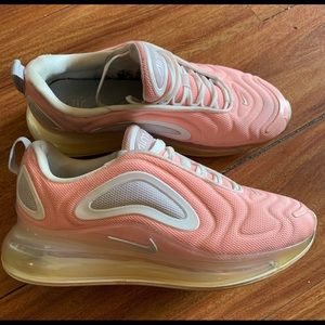 Pink Nike Airmax 270